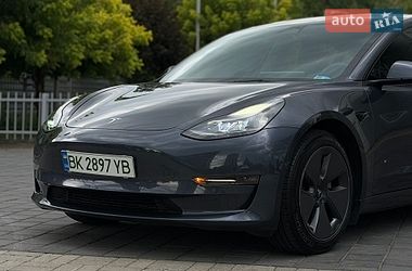 Седан Tesla Model 3 2022 в Дніпрі