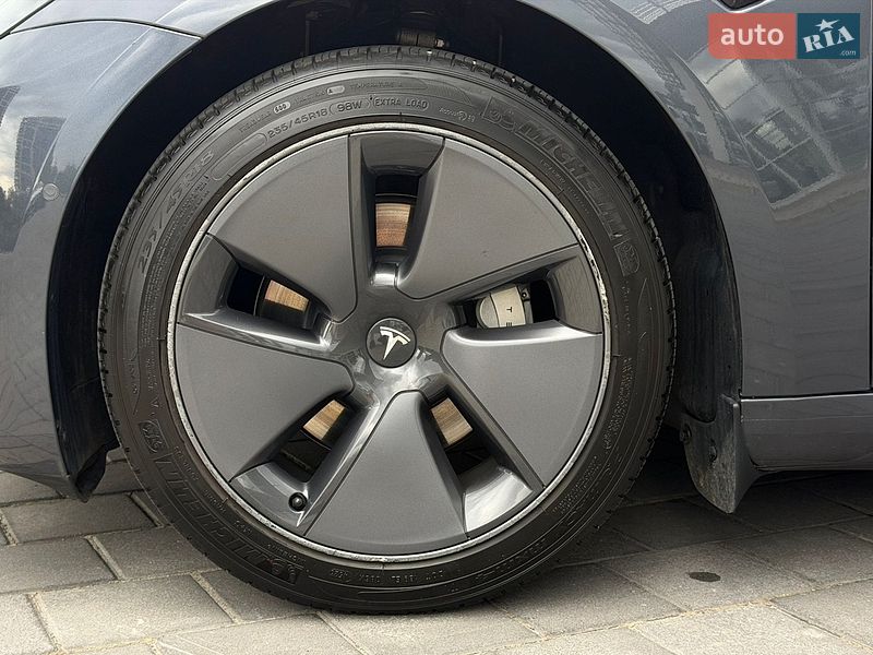 Седан Tesla Model 3 2022 в Дніпрі