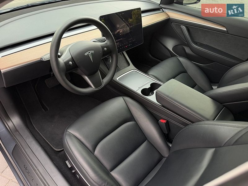 Седан Tesla Model 3 2022 в Дніпрі