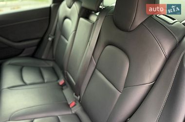 Седан Tesla Model 3 2022 в Дніпрі