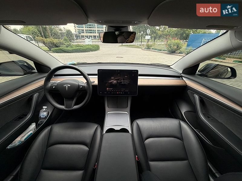 Седан Tesla Model 3 2022 в Дніпрі