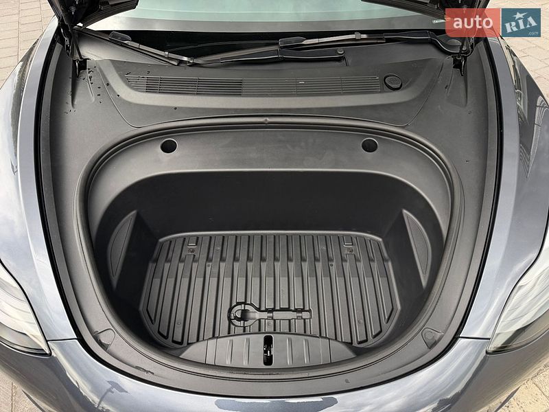 Седан Tesla Model 3 2022 в Дніпрі