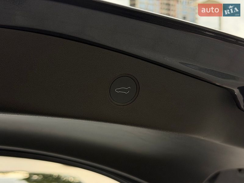 Седан Tesla Model 3 2022 в Дніпрі