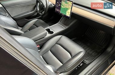 Седан Tesla Model 3 2021 в Барышевке