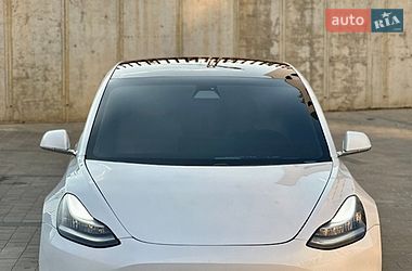 Седан Tesla Model 3 2019 в Ужгороді