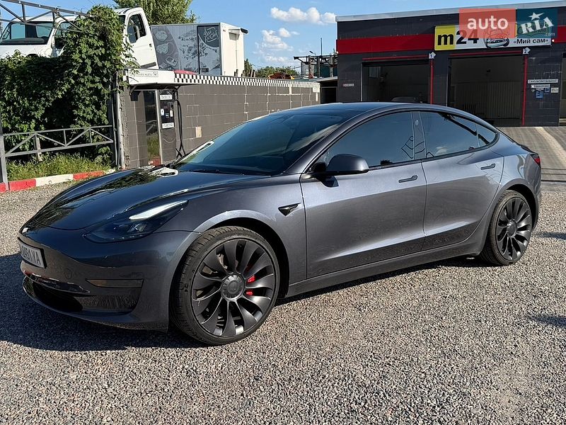 Tesla Model 3 2023