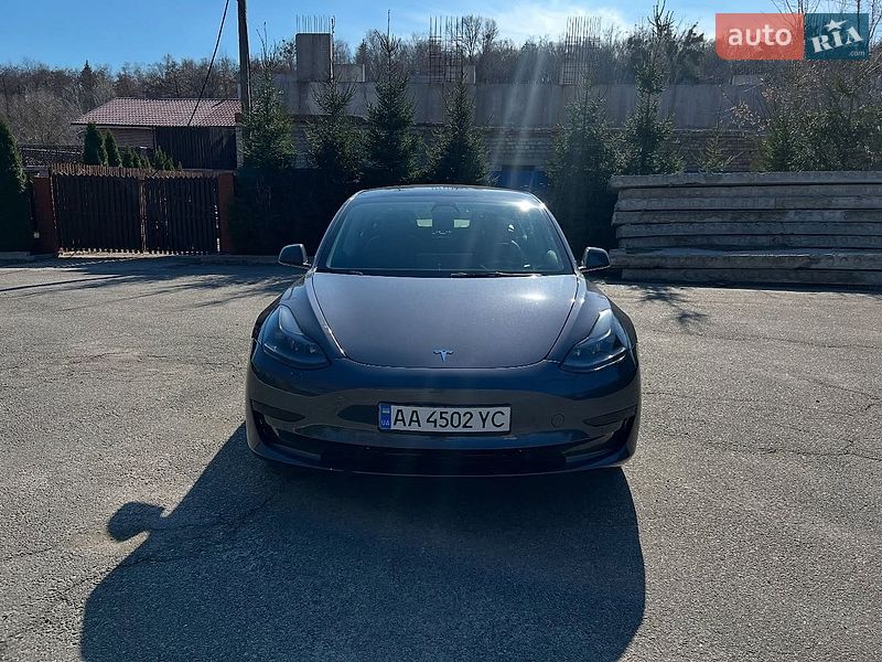 Седан Tesla Model 3 2021 в Львові