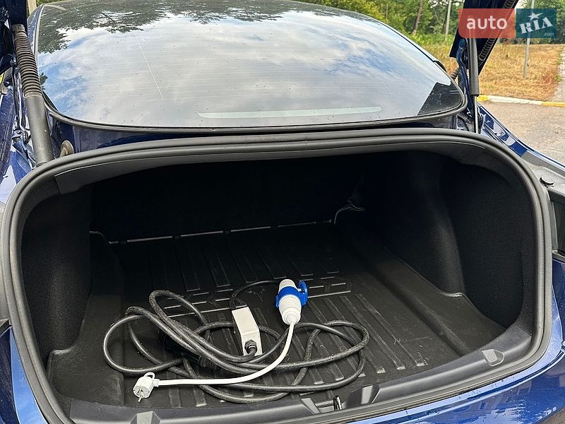 Седан Tesla Model 3 2022 в Белогородке