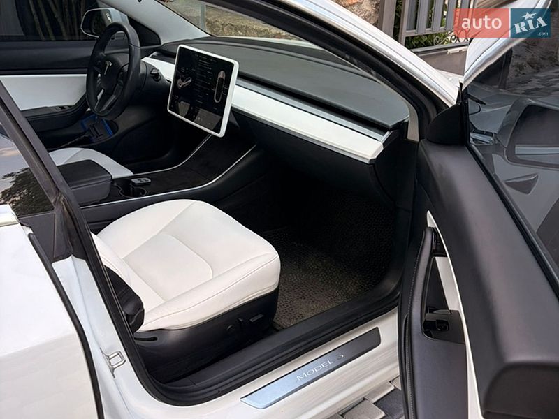 Седан Tesla Model 3 2020 в Кропивницькому фото 8 Седан Tesla Model 3 2020 в Кропивницькому