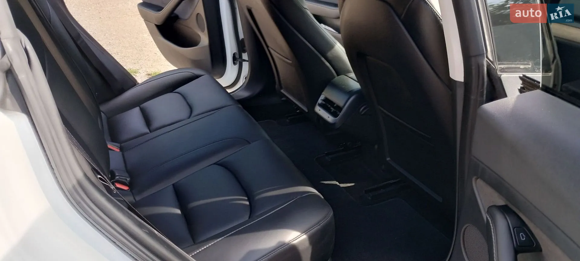 2022 Tesla Model 3 - мініатюра 13