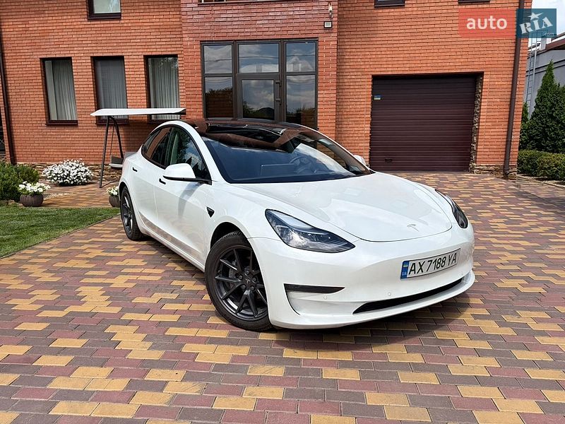 Tesla Model 3 2022