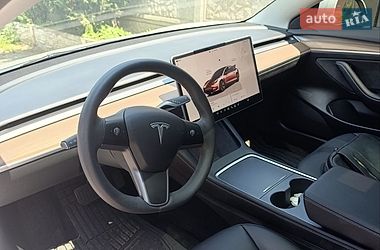 Седан Tesla Model 3 2023 в Запоріжжі