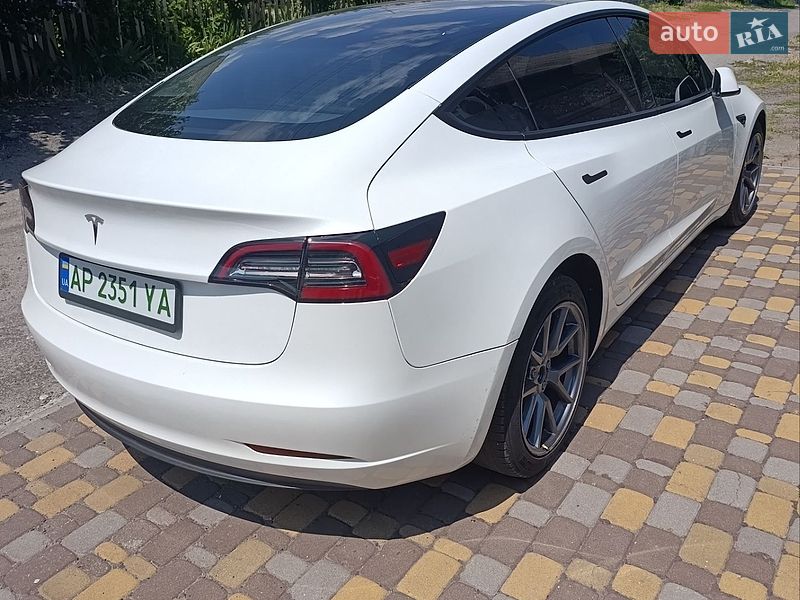 Седан Tesla Model 3 2023 в Запоріжжі