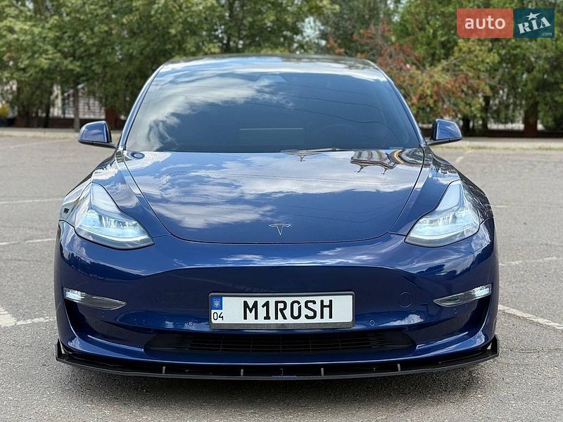 Седан Tesla Model 3 2021 в Кривом Роге
