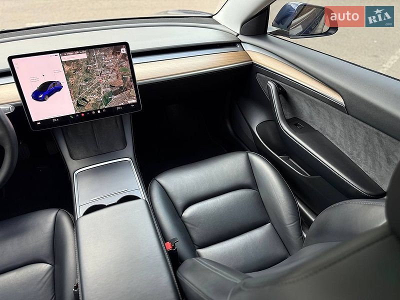 Седан Tesla Model 3 2021 в Кривом Роге