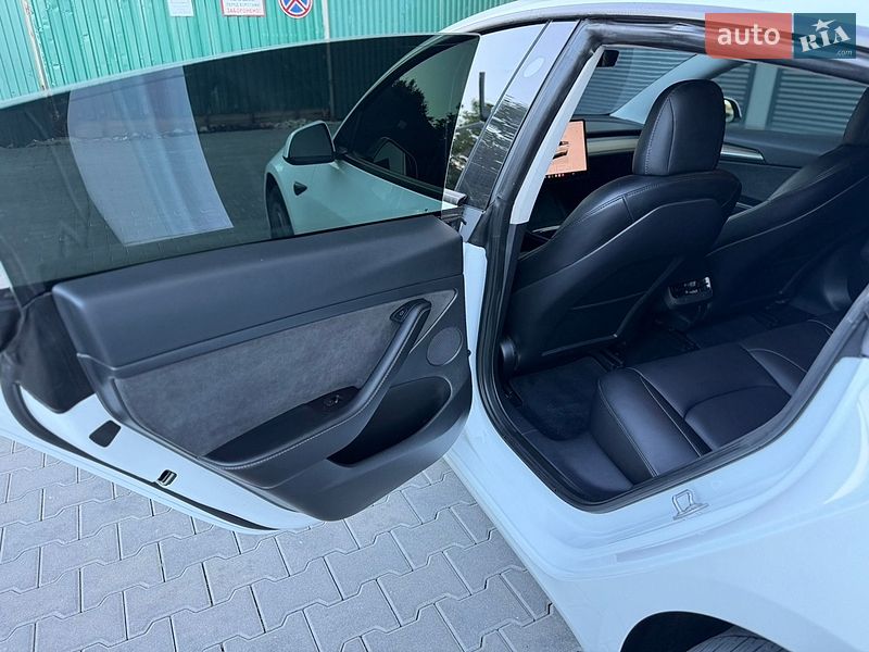Седан Tesla Model 3 2022 в Хмельницькому фото 36 Седан Tesla Model 3 2022 в Хмельницькому