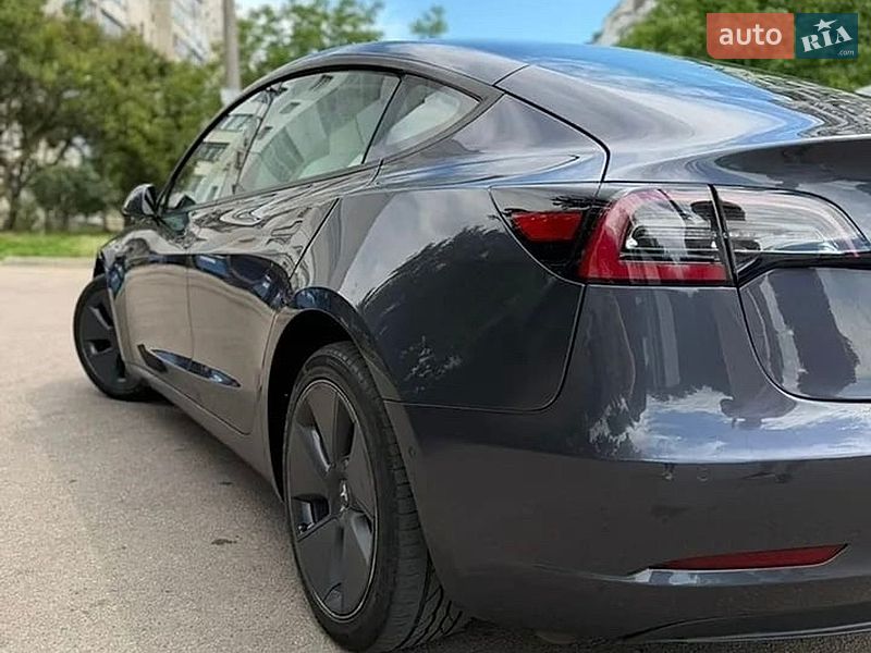 Tesla Model 3 2022