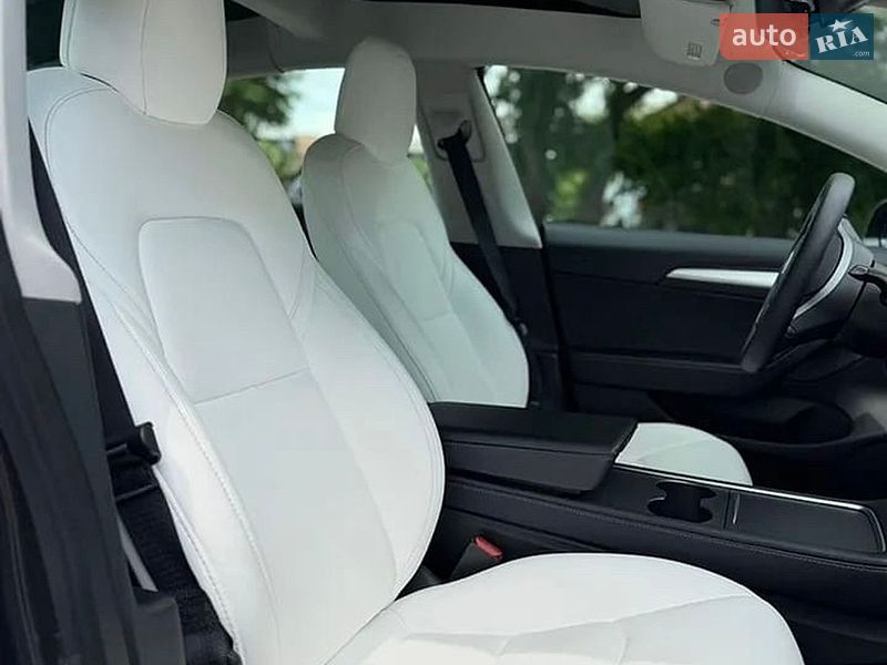 Седан Tesla Model 3 2022 в Одессе