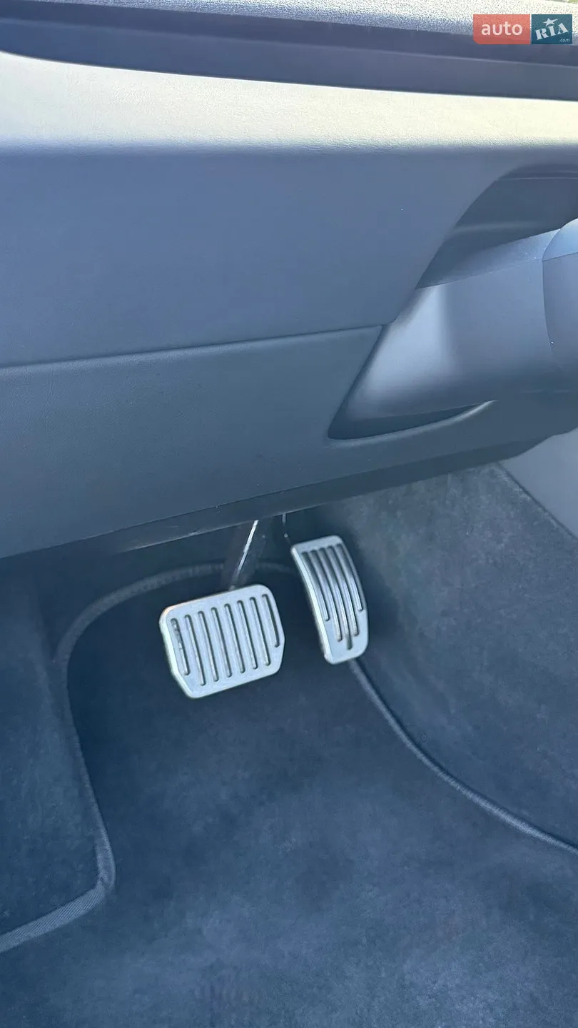2025 Tesla Model 3 - мініатюра 15