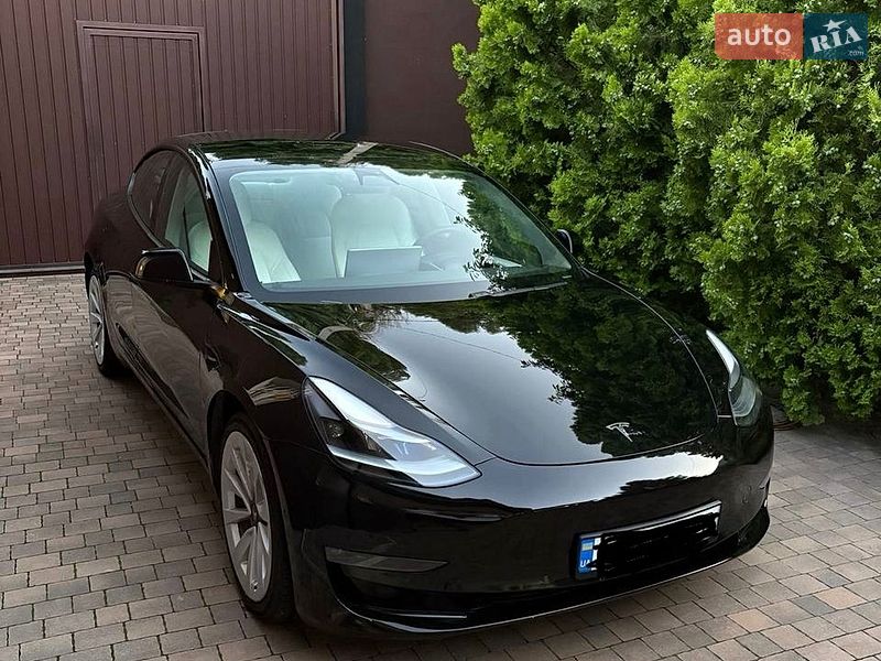 Седан Tesla Model 3 2021 в Дніпрі