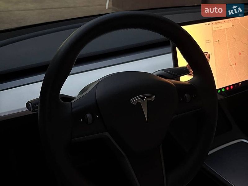 Седан Tesla Model 3 2021 в Дніпрі