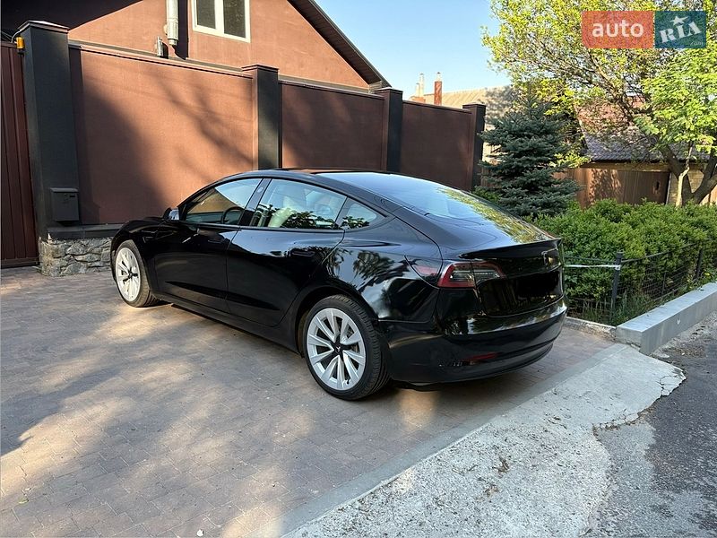 Седан Tesla Model 3 2021 в Дніпрі