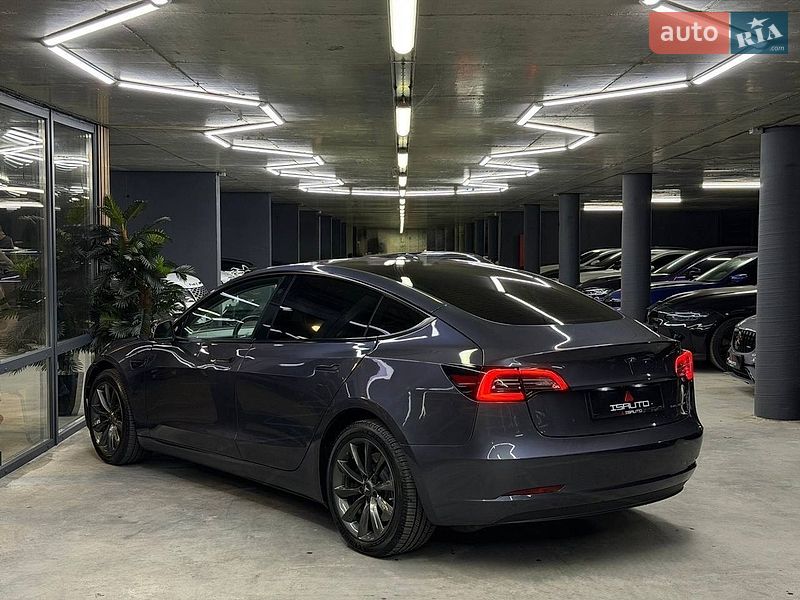 Седан Tesla Model 3 2023 в Одессе