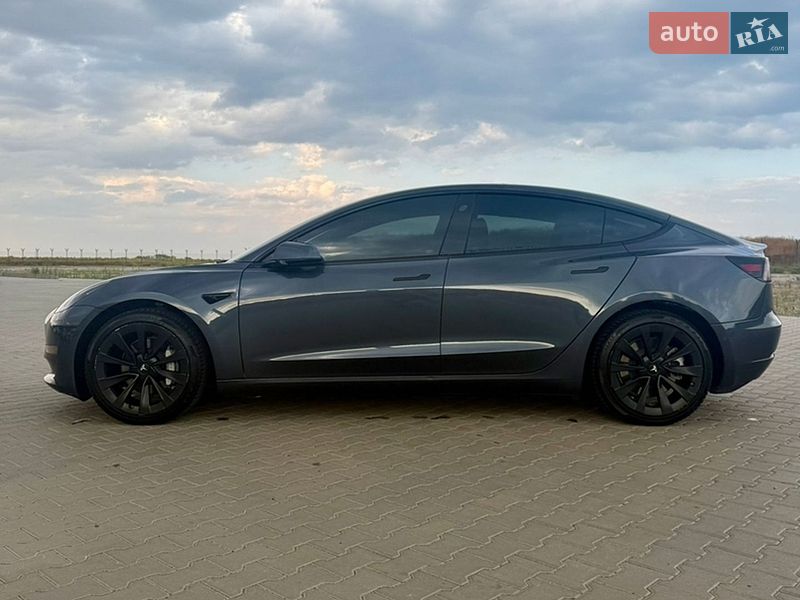 Седан Tesla Model 3 2022 в Одесі