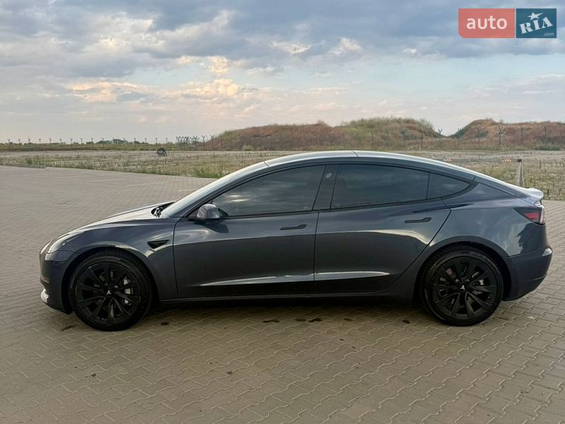 Седан Tesla Model 3 2022 в Одесі