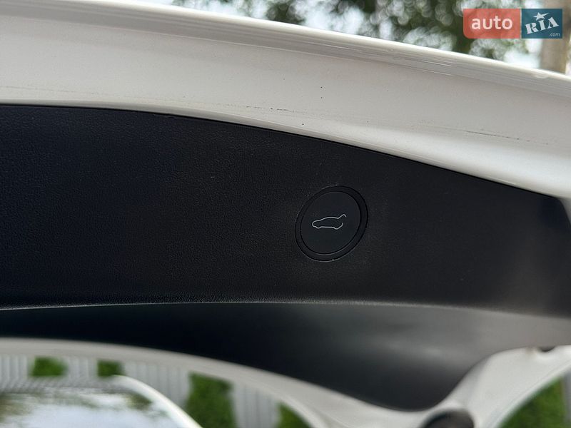 Седан Tesla Model 3 2021 в Костопілі
