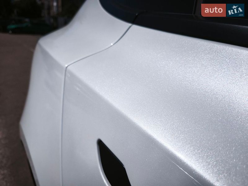 Седан Tesla Model 3 2020 в Києві