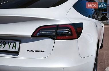 Седан Tesla Model 3 2020 в Києві