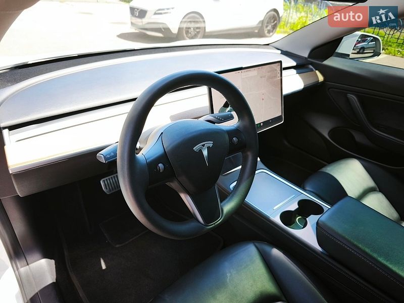 Седан Tesla Model 3 2020 в Києві