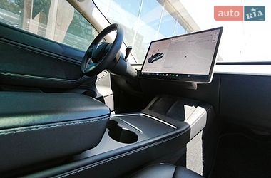 Седан Tesla Model 3 2020 в Києві