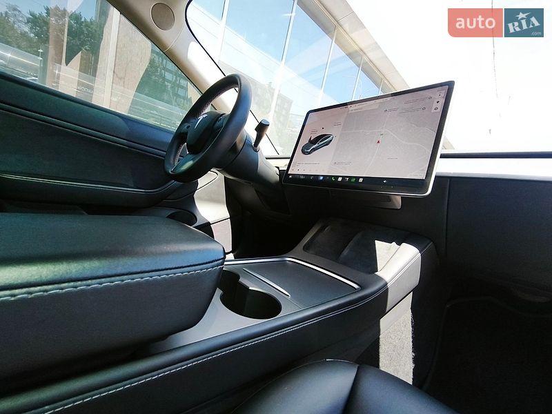 Седан Tesla Model 3 2020 в Києві