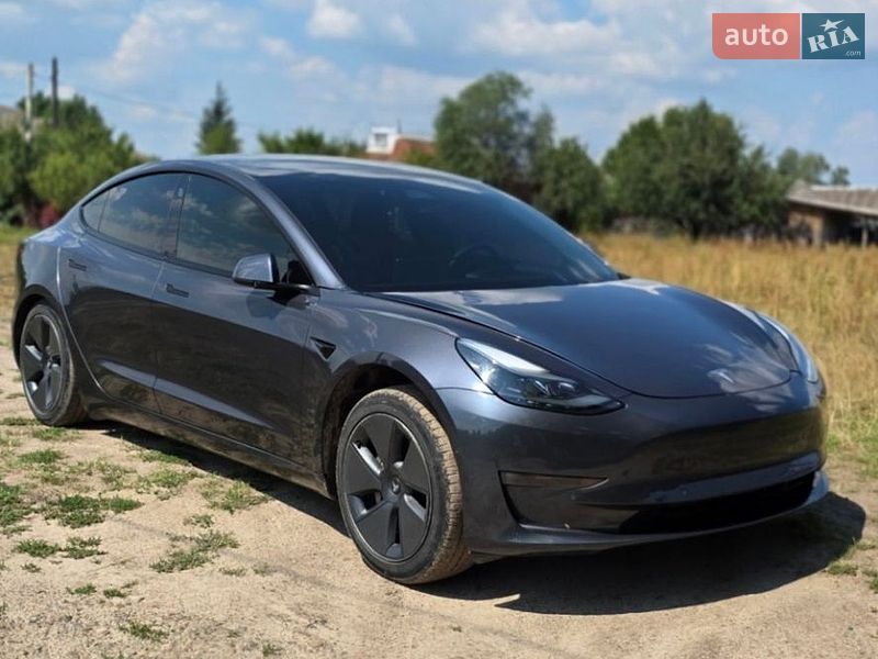 Tesla Model 3 2021