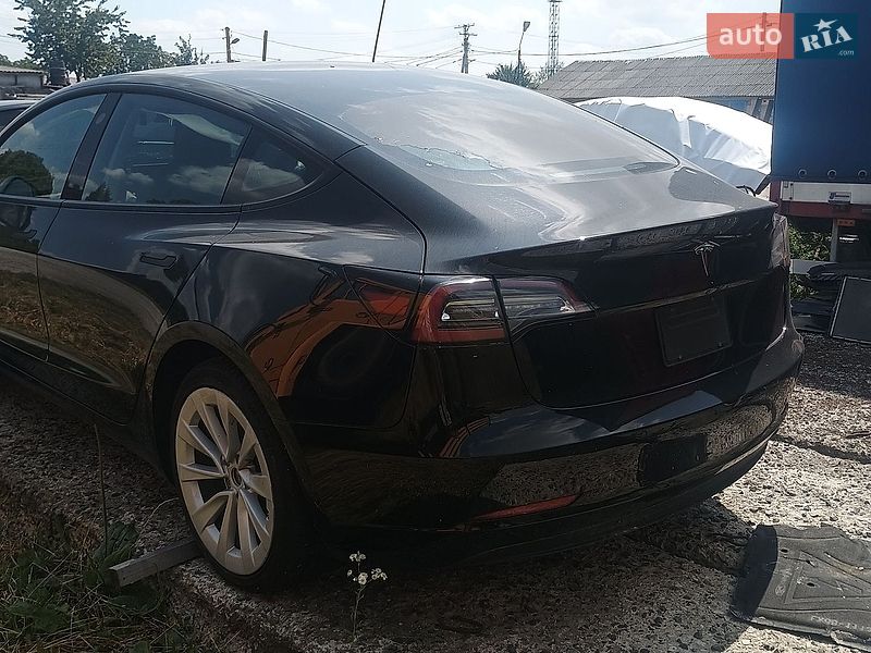 Tesla Model 3 2022