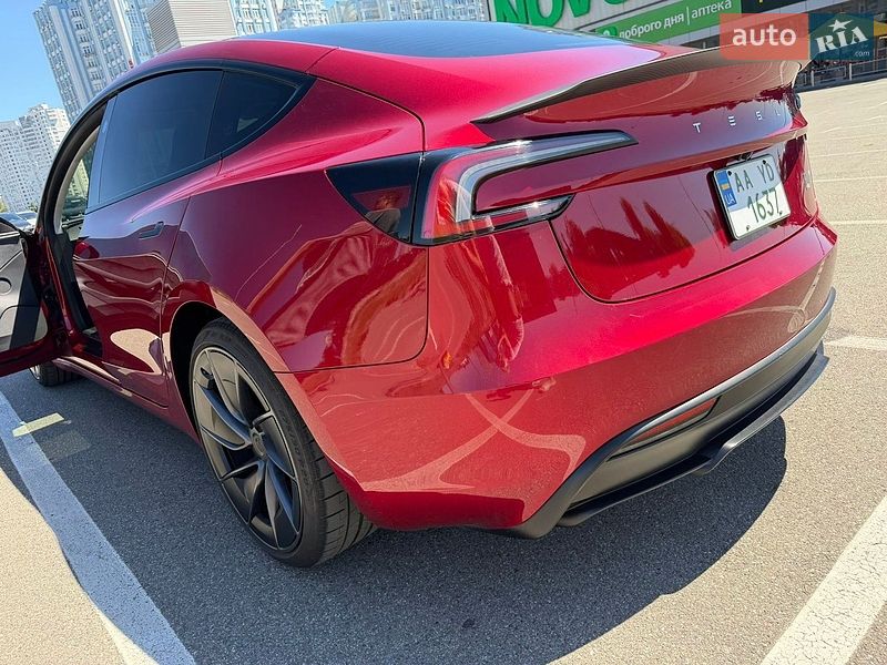 Седан Tesla Model 3 2024 в Києві