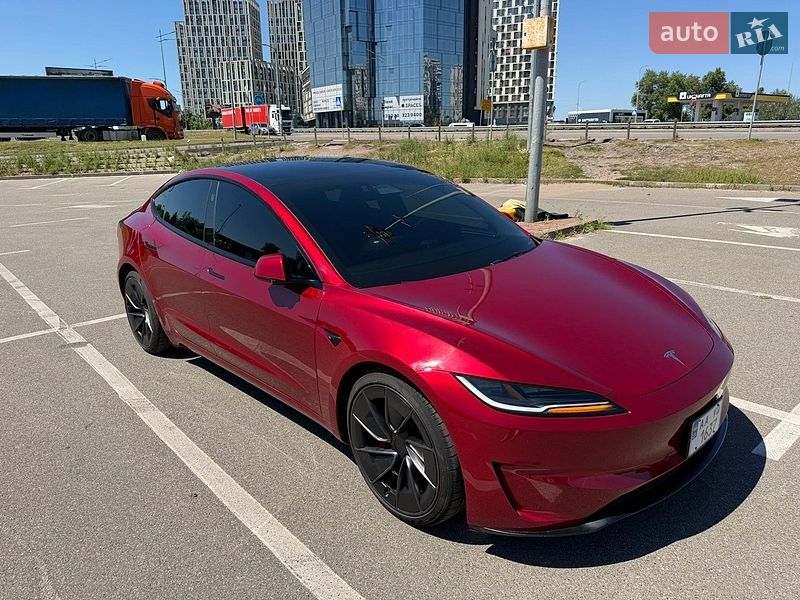 Седан Tesla Model 3 2024 в Києві