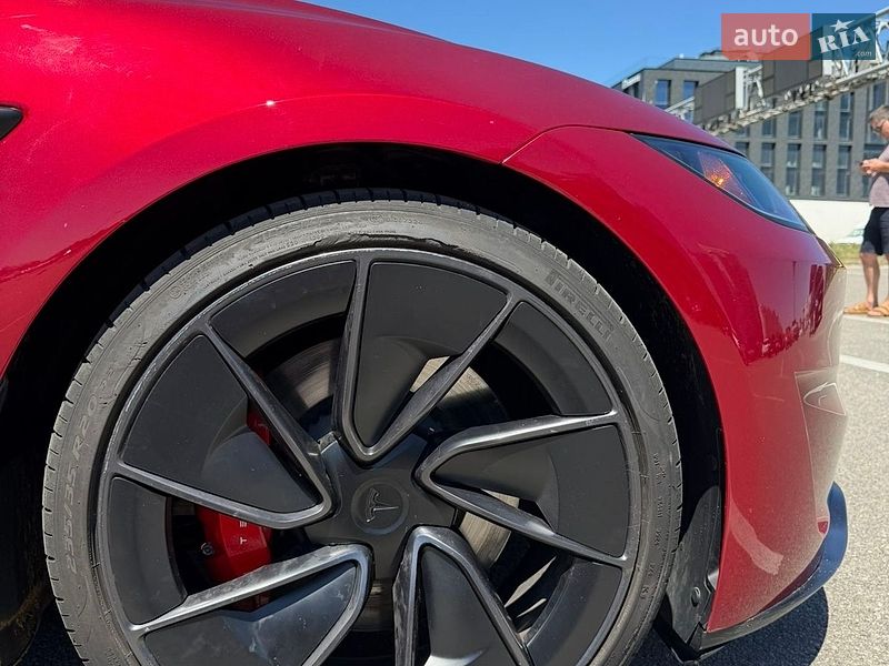 Седан Tesla Model 3 2024 в Києві