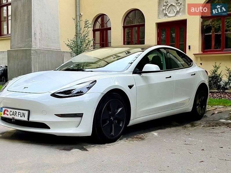 Tesla Model 3 2022