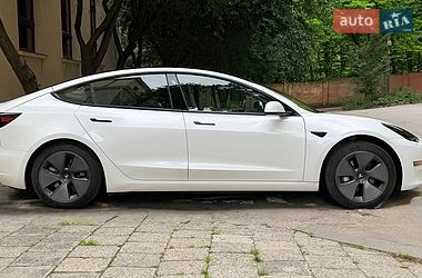 Седан Tesla Model 3 2022 в Львове