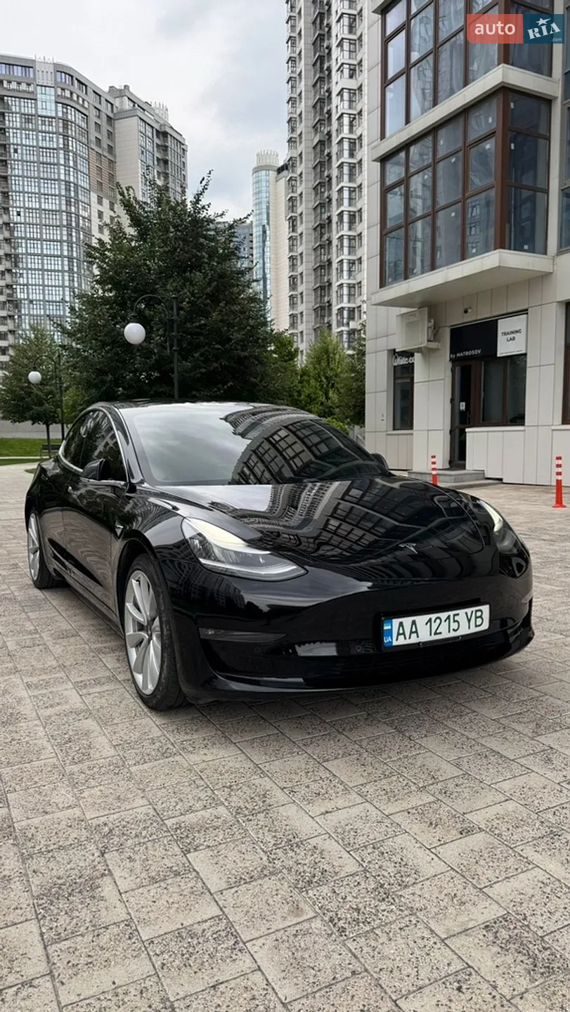 2019 Tesla Model 3 - фото 1
