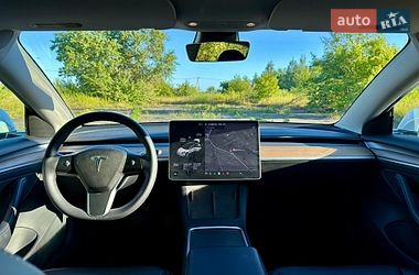Седан Tesla Model 3 2021 в Киеве