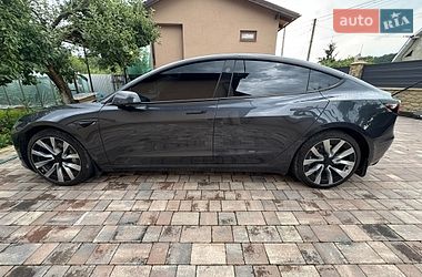 Седан Tesla Model 3 2025 в Коломые