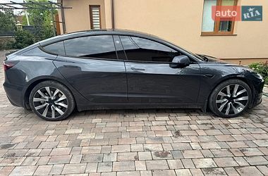 Седан Tesla Model 3 2025 в Коломые