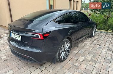 Седан Tesla Model 3 2025 в Коломые