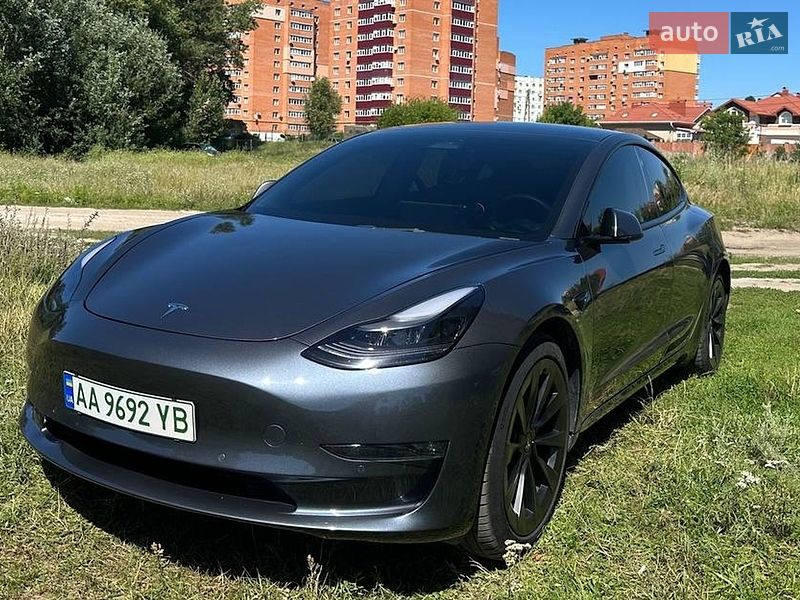 Tesla Model 3 2022