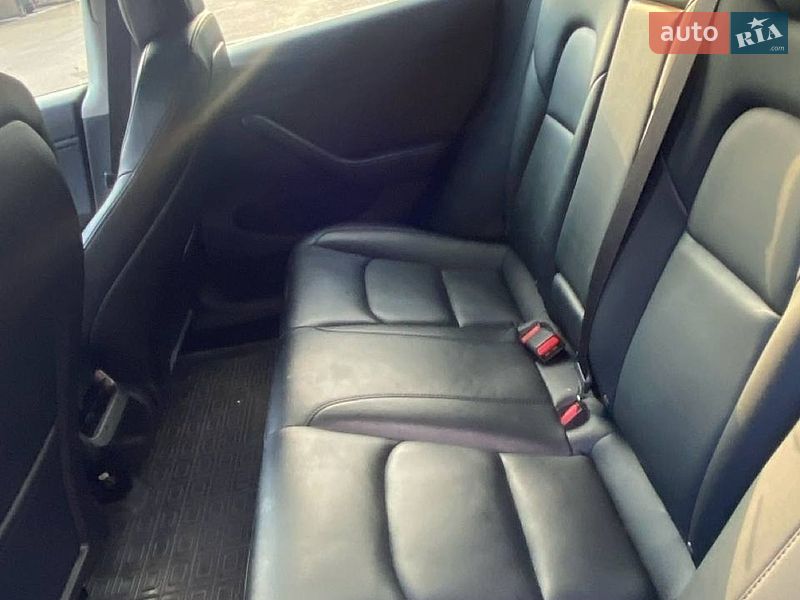 Седан Tesla Model 3 2019 в Днепре
