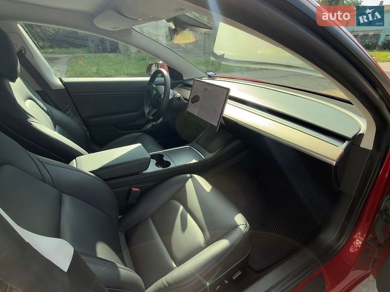 Седан Tesla Model 3 2021 в Полтаве